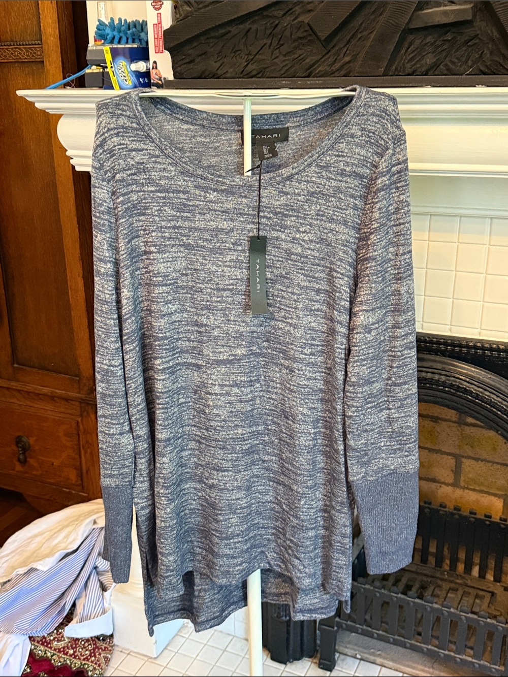 Tahari Marled Navy Scoop-Neck Pullover knit w/extended cuff- NWT. Retail 60